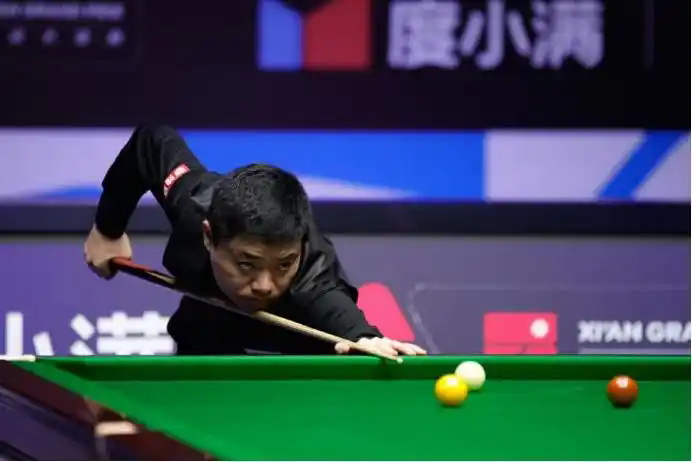 2025世界斯诺克西安大奖赛：丁俊晖在挽救两个赛点后，不敌墨菲，无缘四强